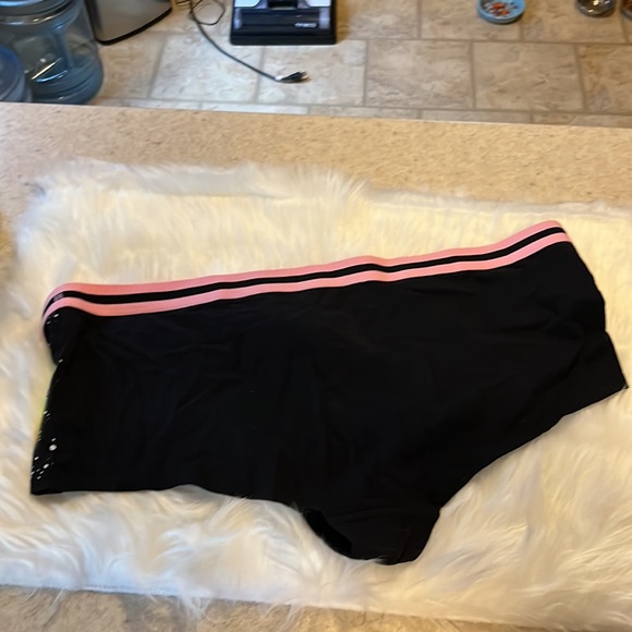 Torrid Baby Yoda Boyshort - Picture 4 of 7